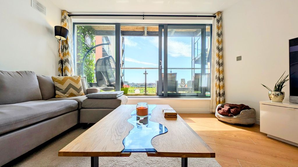 Property photo 2 of 17 Picture 2