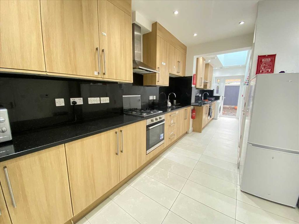 Property photo 1 of 16 Main Picture