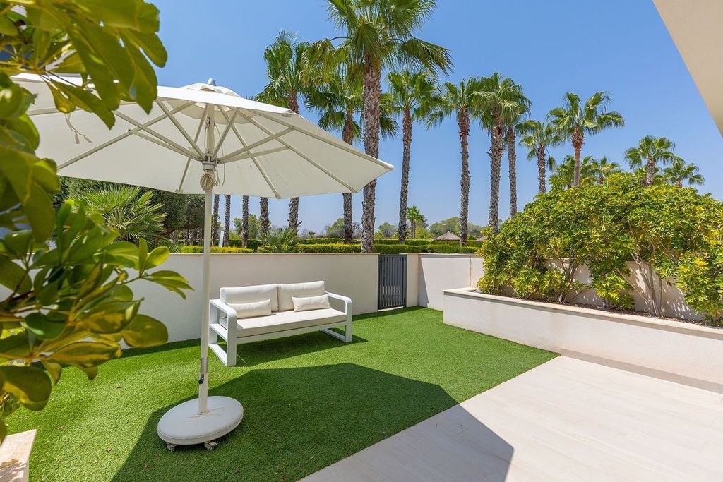 Property photo 2 of 21