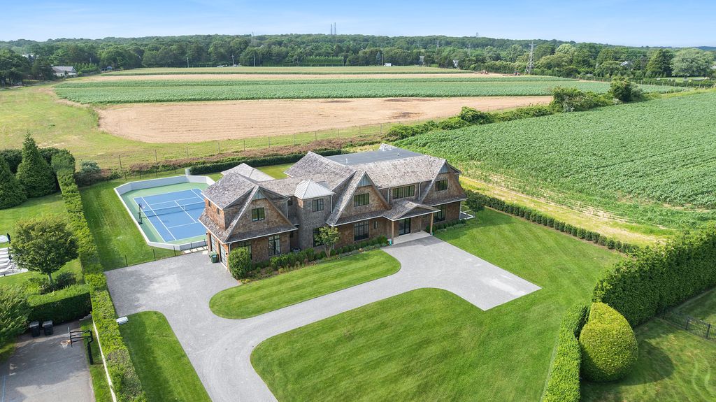 Property photo 1 of 32