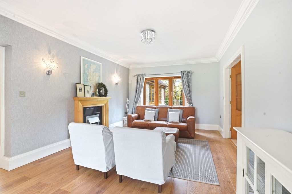Additional image 10 of 6 bed detached house for saleBirchwood Dell, Bessacar, Doncaster DN4