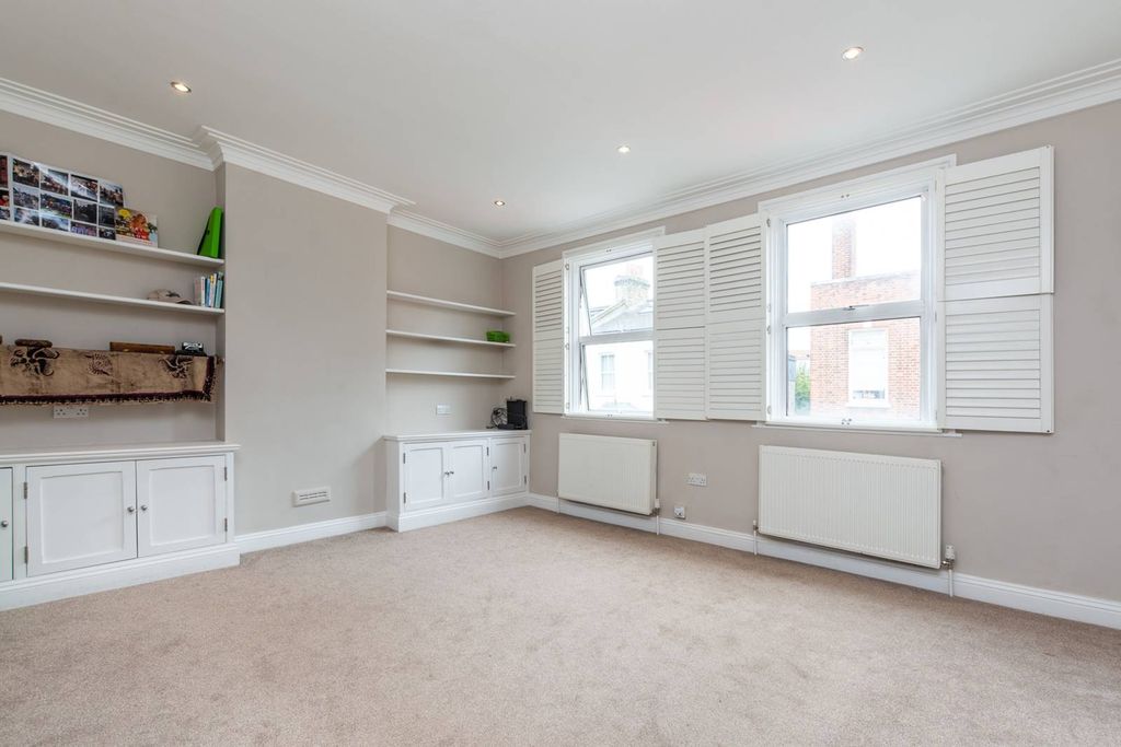 Property photo 2 of 9