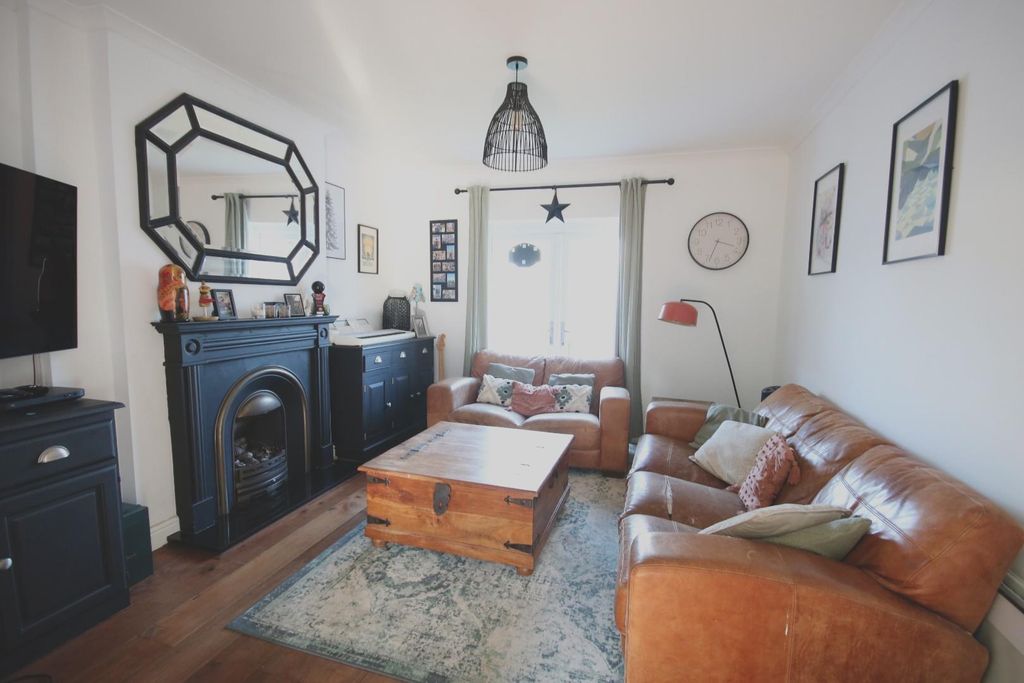 Property photo 2 of 14 Img_7072 Copy.Jpg