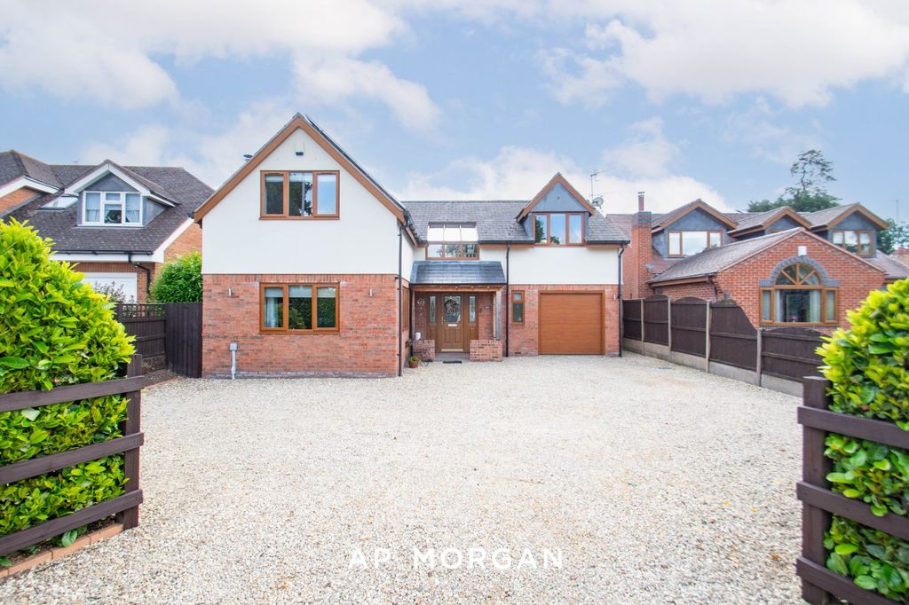 Property photo 1 of 31 Picture No. 11