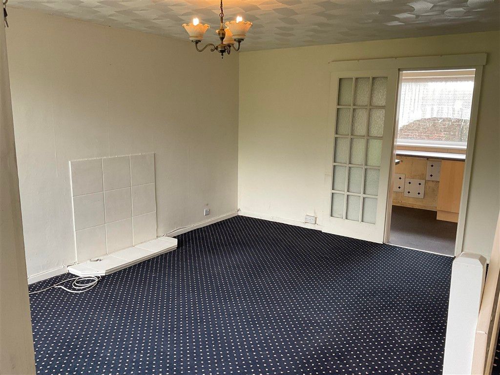 Property photo 1 of 8 Lounge