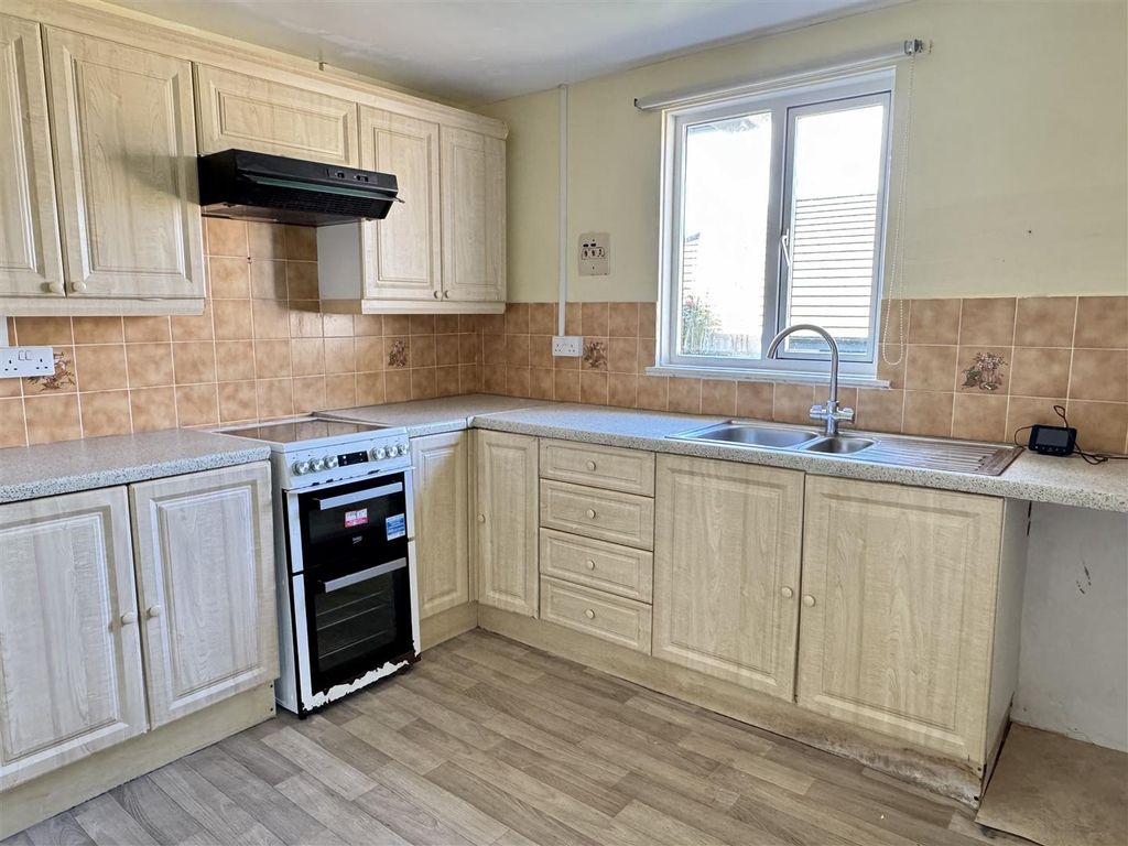 Property photo 3 of 23