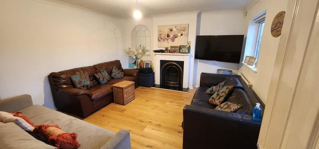 Property photo 2 of 8