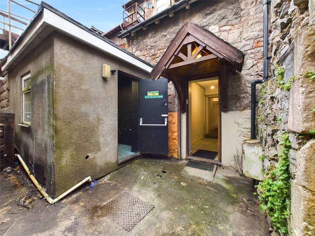 Property photo 1 of 8 Picture No. 15