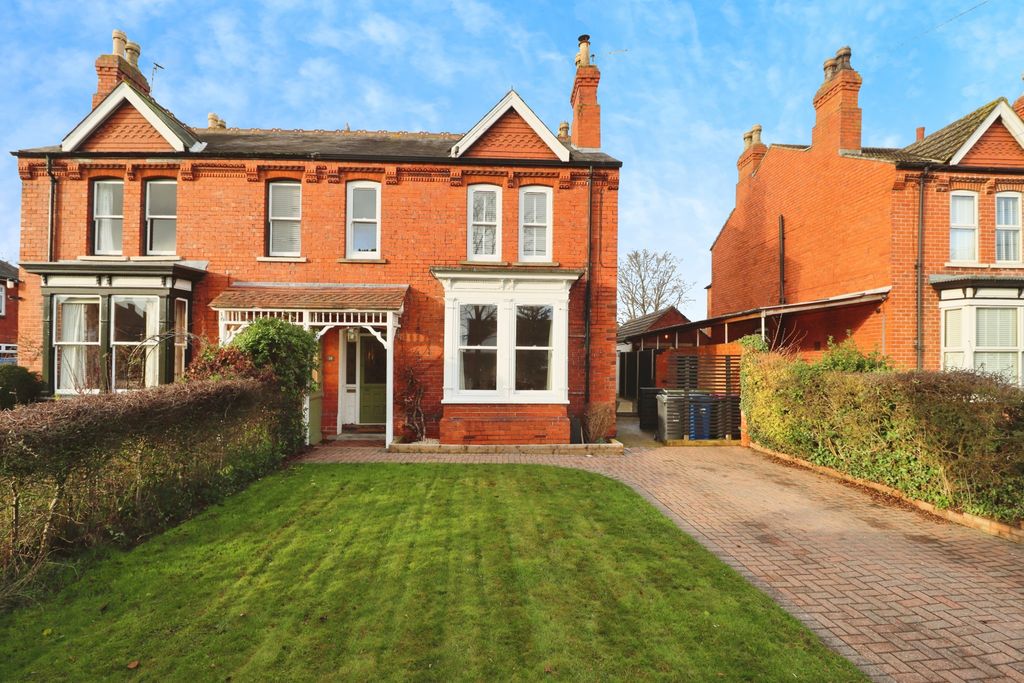 Property photo 1 of 33