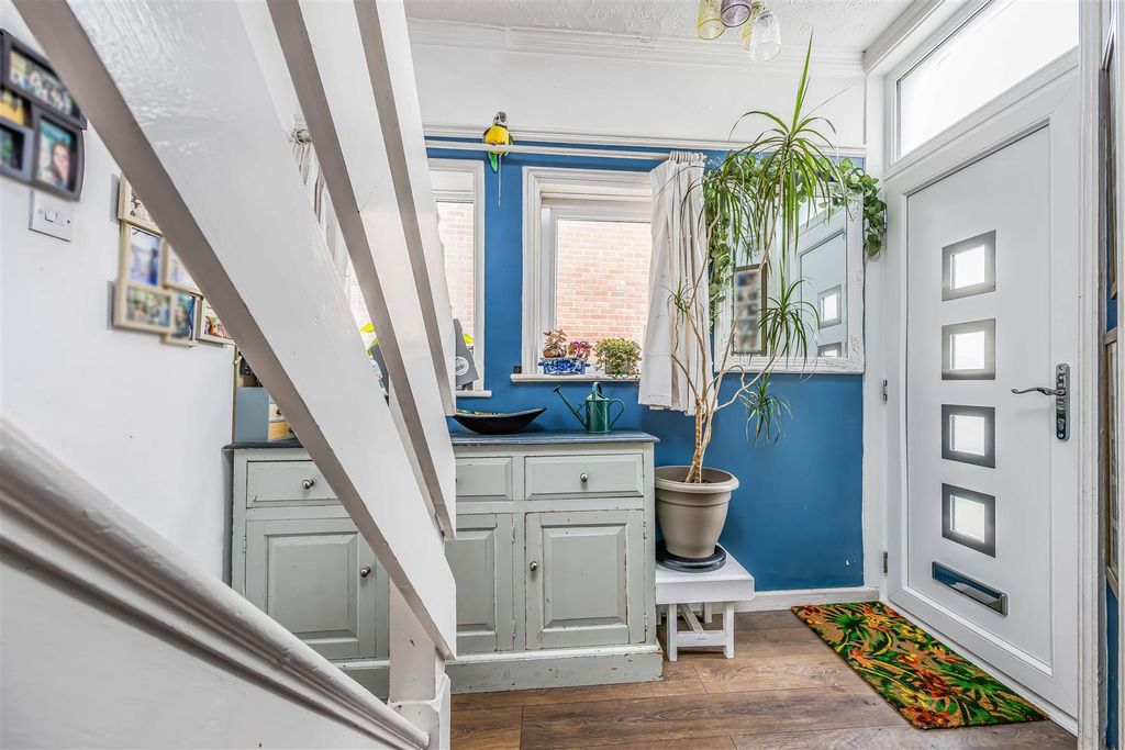 Property photo 3 of 20 162 Brockhurst Road, Gosport-Small-Porticomarketin