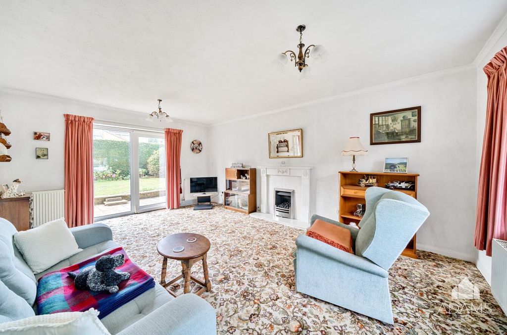 Property photo 2 of 17 Sitting Room