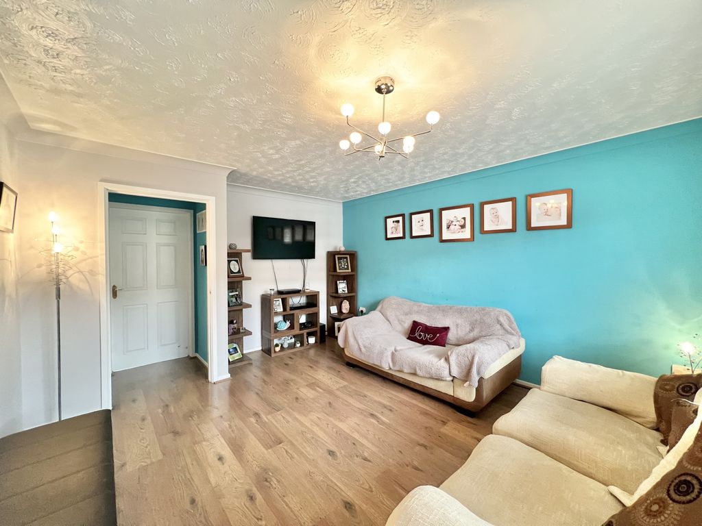 Property photo 3 of 20