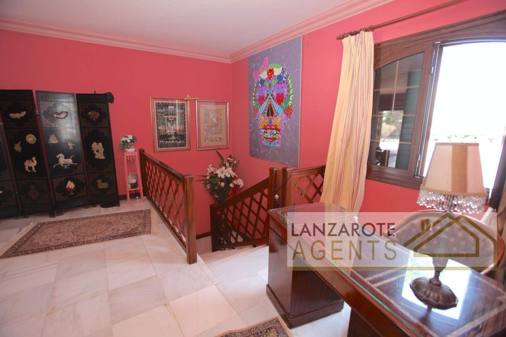 Property photo 3 of 35