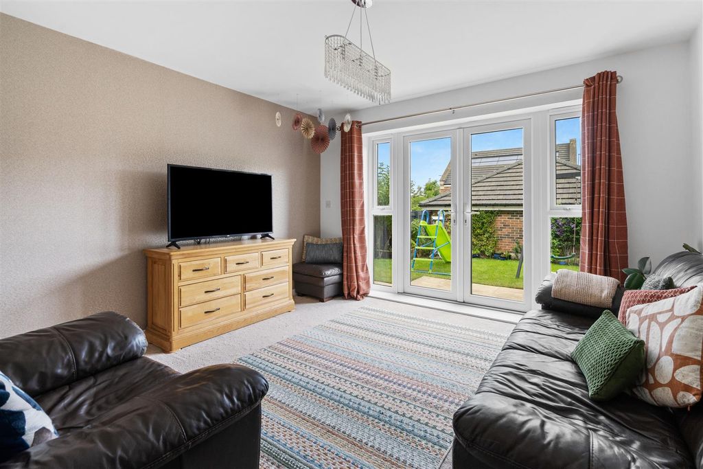 Property photo 2 of 34