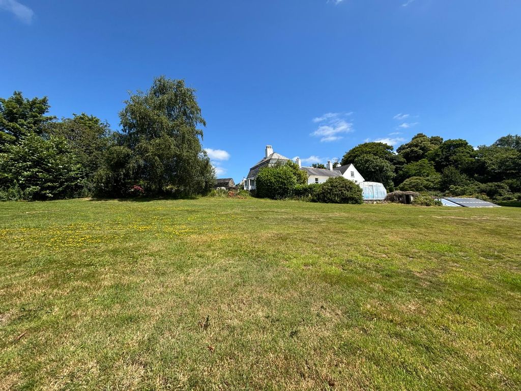 Property photo 2 of 18