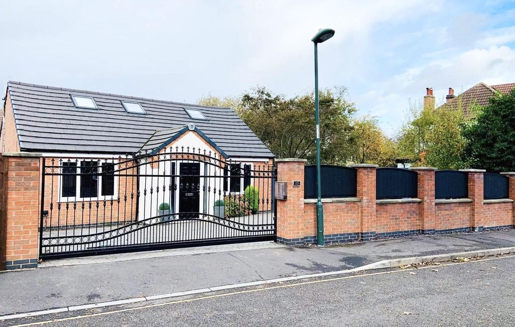 Property photo 1 of 16 External