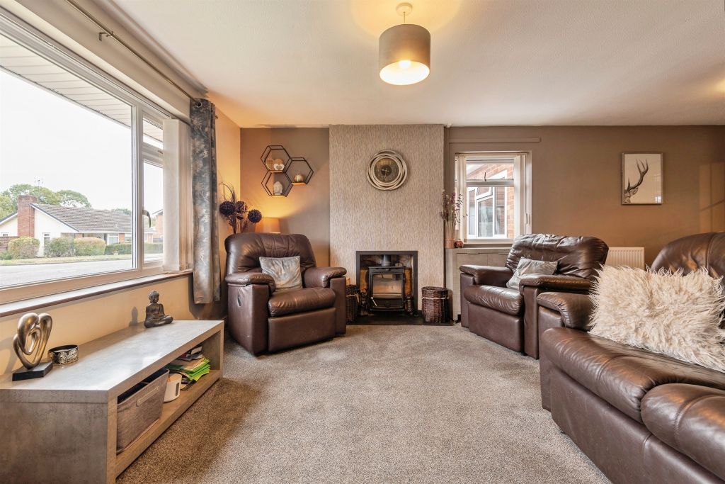 Property photo 2 of 27