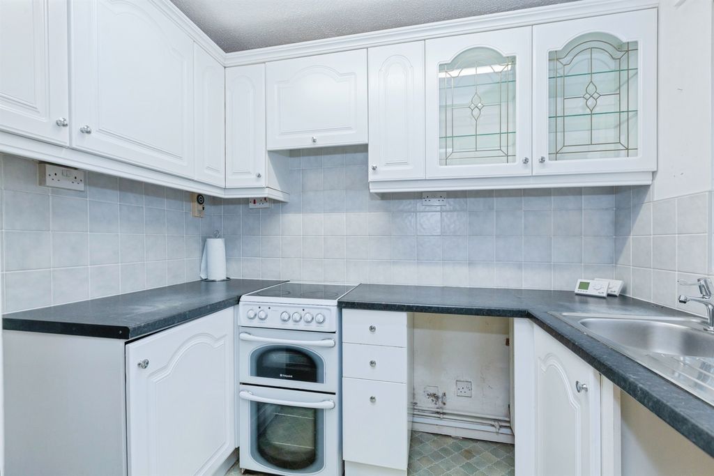 Property photo 2 of 14