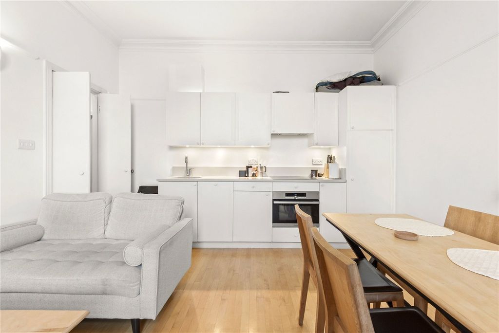 Property photo 3 of 8 Kitchen