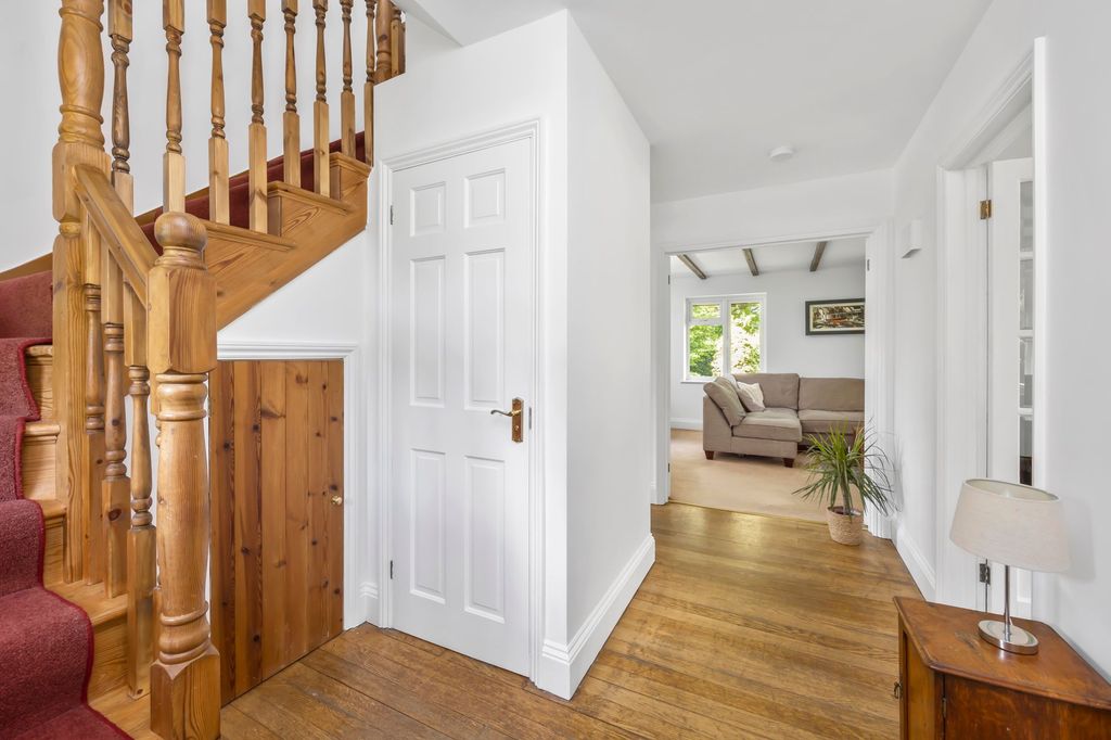 Property photo 2 of 29 Entrance Hall