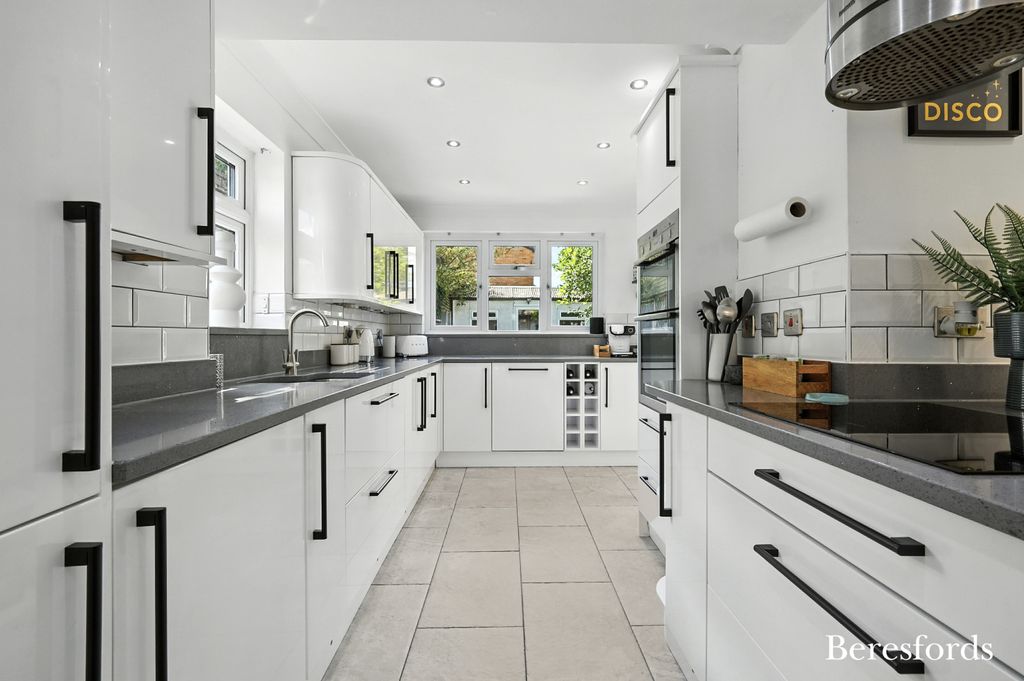 Property photo 3 of 31 Picture No. 26