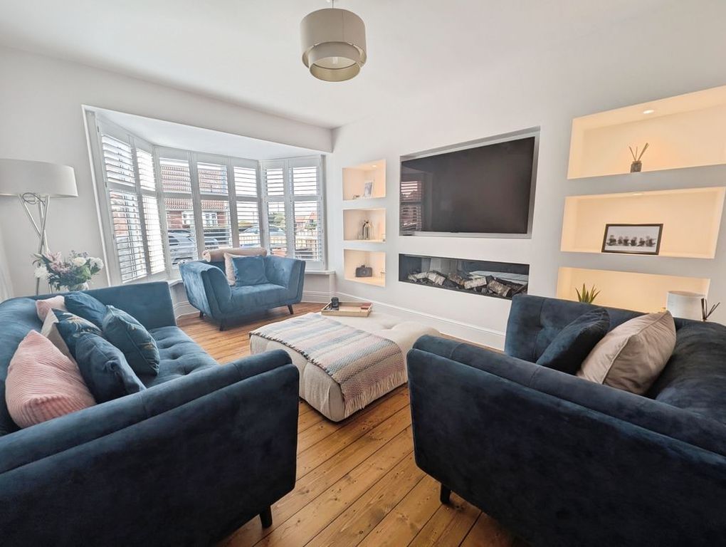 Property photo 3 of 16 Photo 11