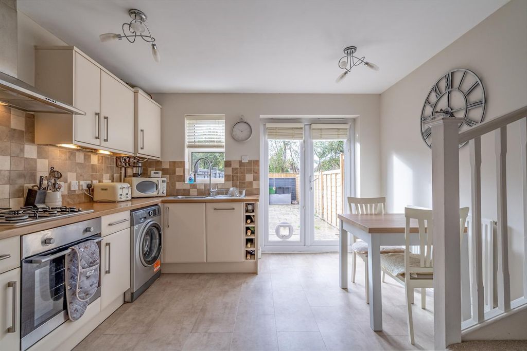 Property photo 2 of 13 Dining Kitchen