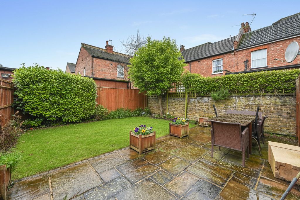 Property photo 2 of 8