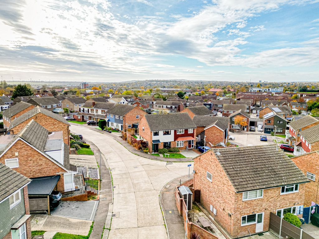 Property photo 3 of 23