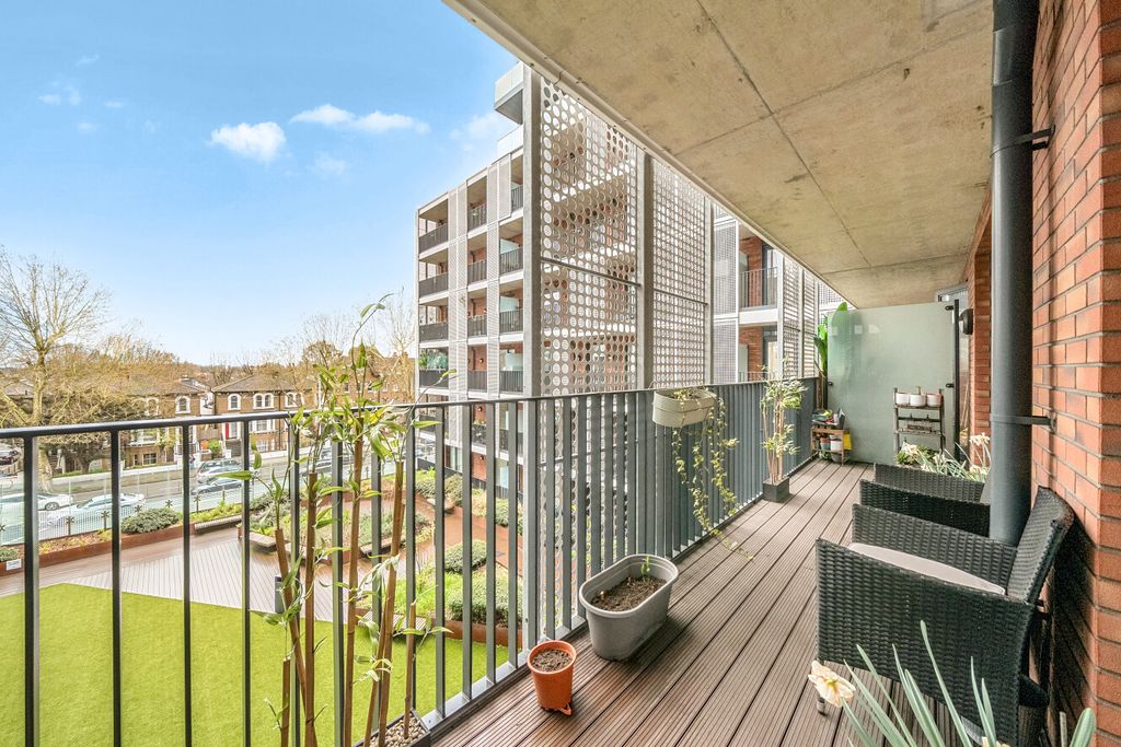 Property photo 3 of 17 1-69c72De5d22d2-1...