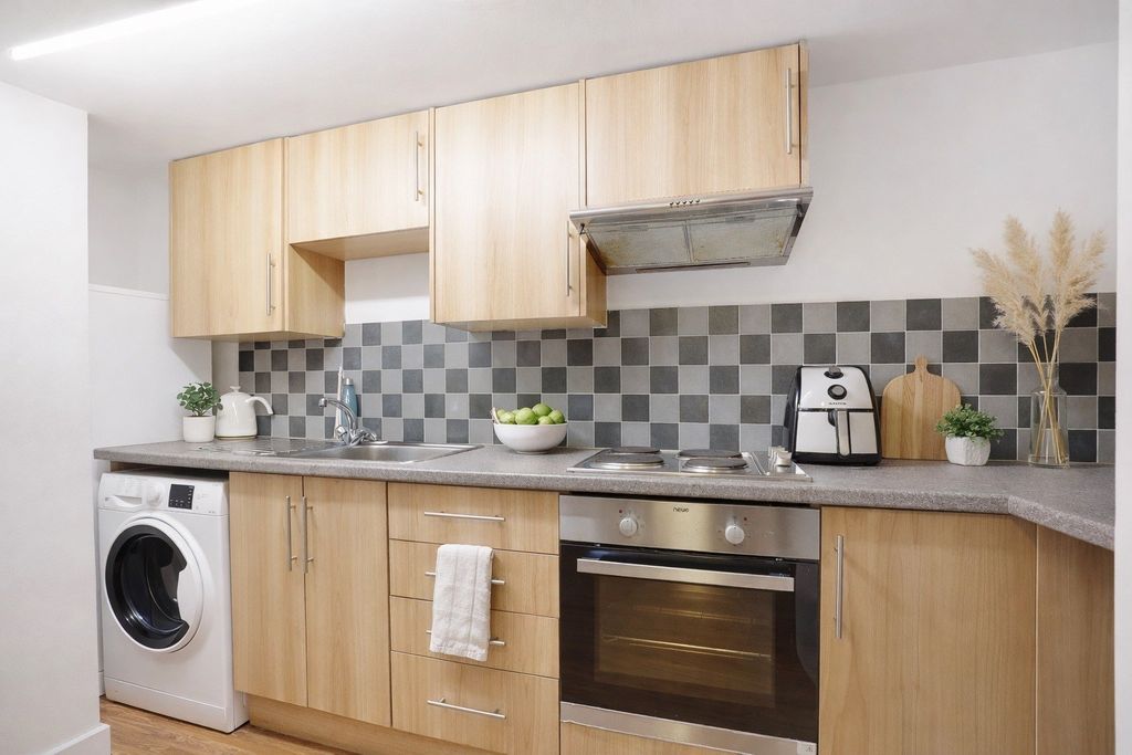 Property photo 2 of 8 Gallery