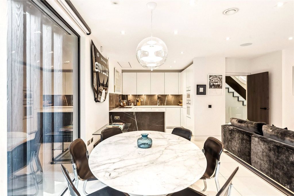 Property photo 1 of 20 Picture No. 09