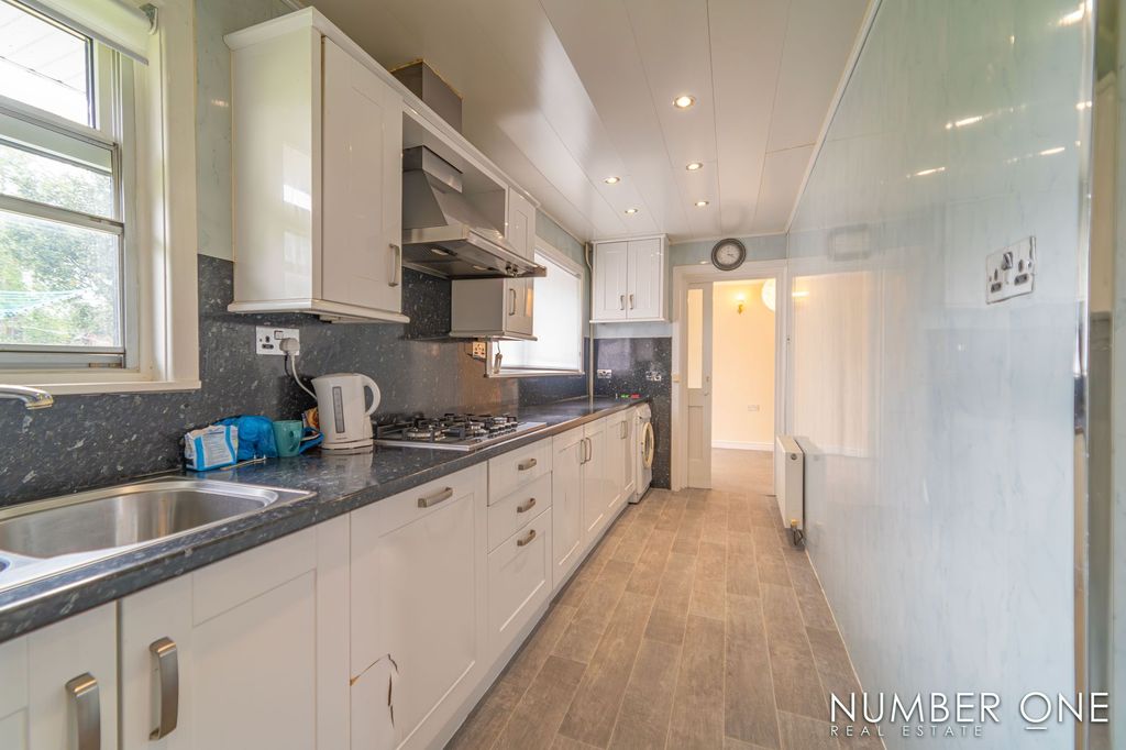 Property photo 2 of 41