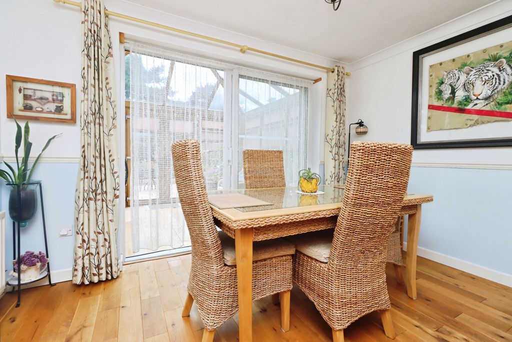 Property photo 2 of 23