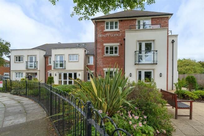 Property photo 1 of 15 122380_32551780_Img_00_0000_Max_656x437.Jpeg