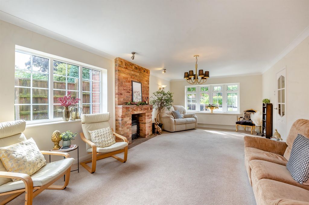 Property photo 2 of 18