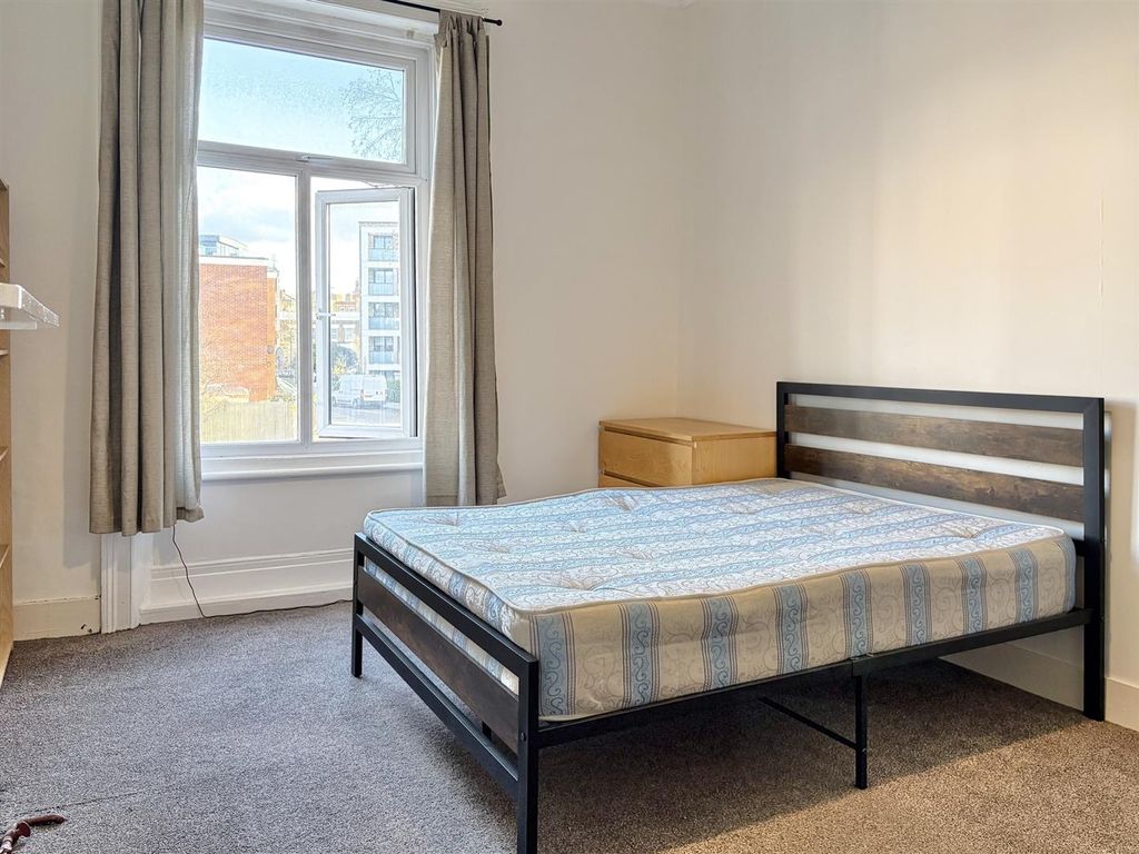 Property photo 1 of 13 6937Fc3E514B67B452A21F95_73429Af4B0F08Cff930B56d82