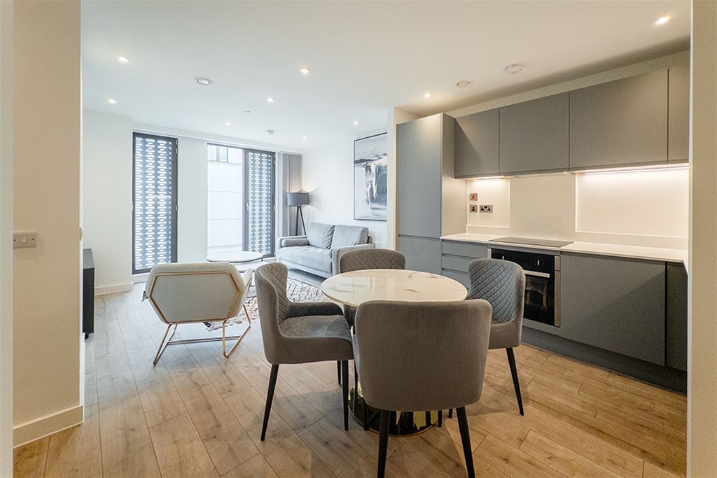 Property photo 3 of 11 (Main)