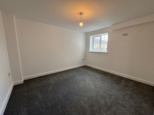 Property photo 3 of 6 Bedroom 1