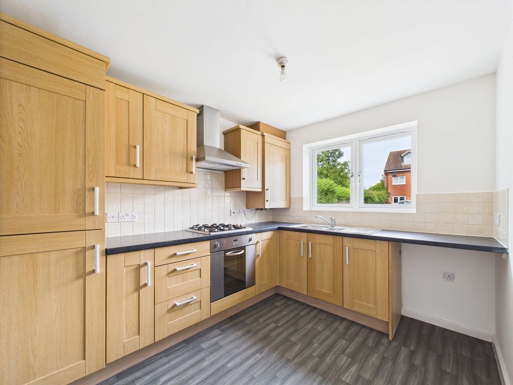 Property photo 3 of 17 Dining/Kitchen