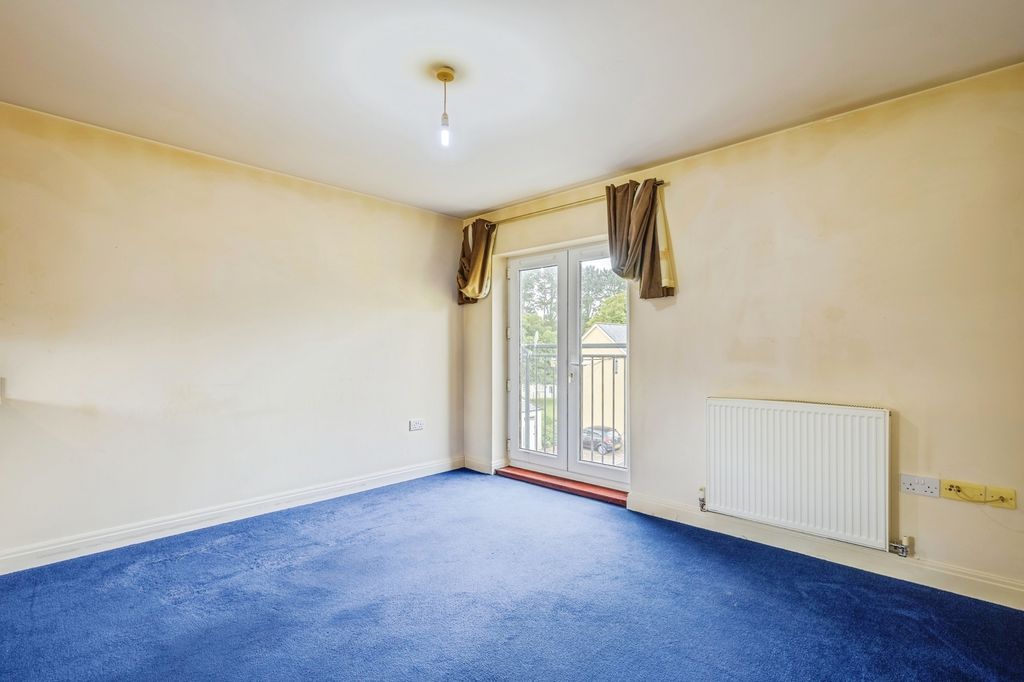 Property photo 3 of 17 Photo