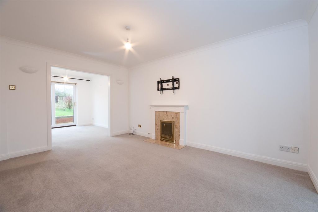 Property photo 2 of 17 Living Room