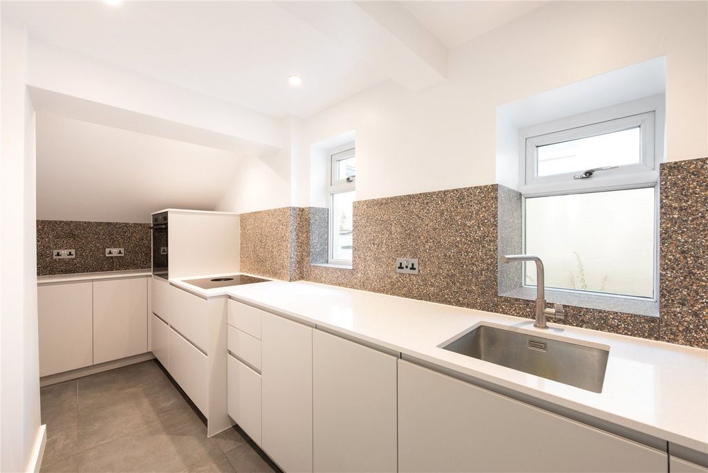 Property photo 3 of 14 Picture No. 06