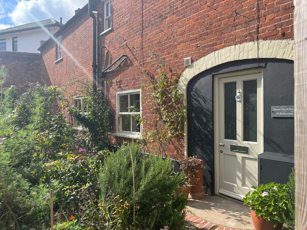 Property photo 2 of 14
