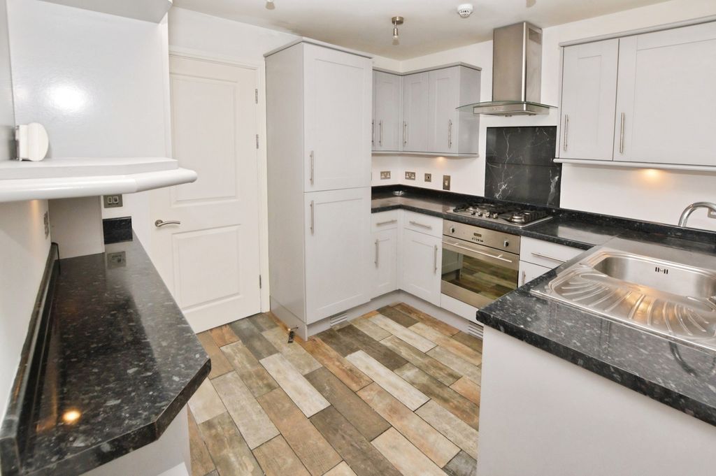 Property photo 2 of 12 Kitchen