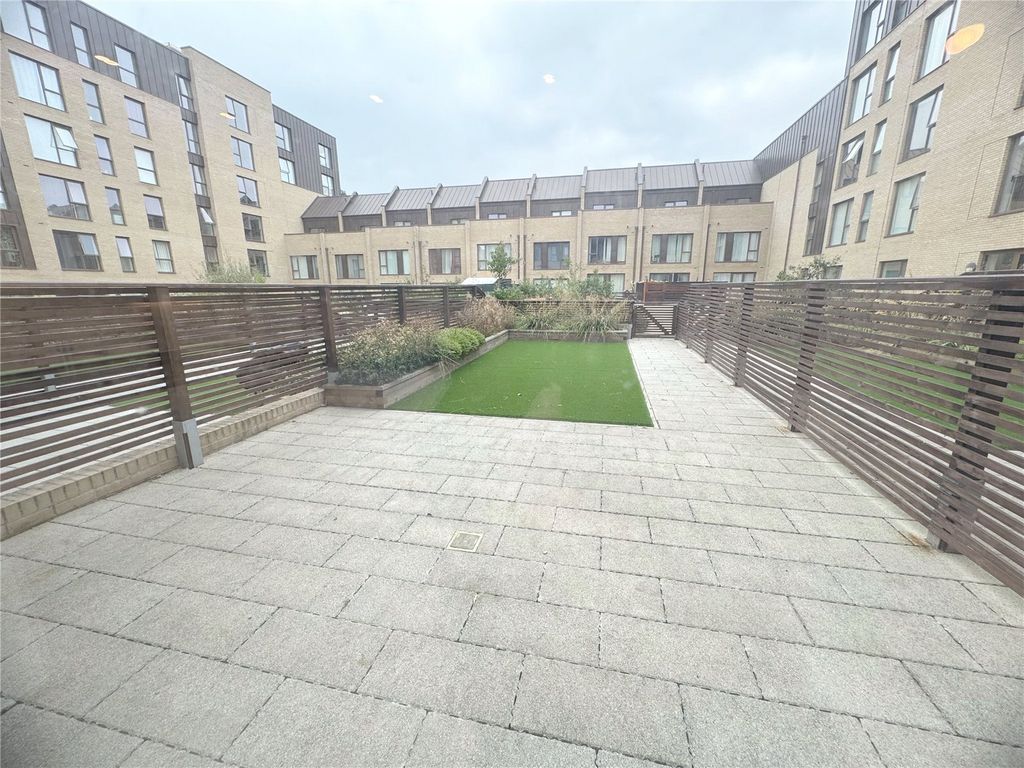Property photo 3 of 21 Picture No. 08