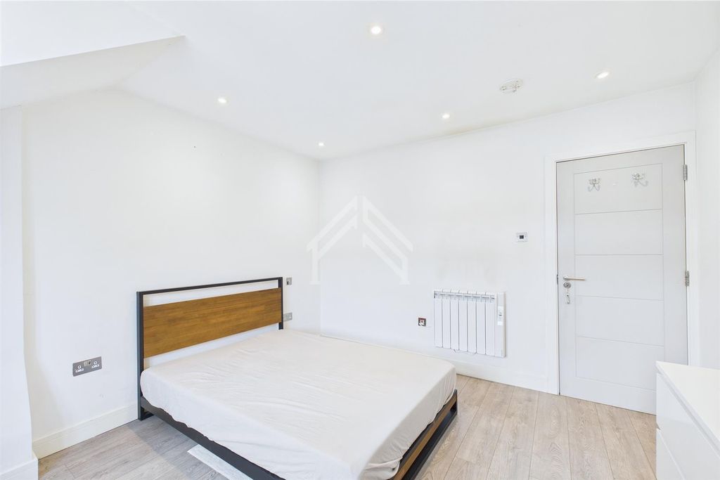 Property photo 2 of 6 328 Image 2.Jpg