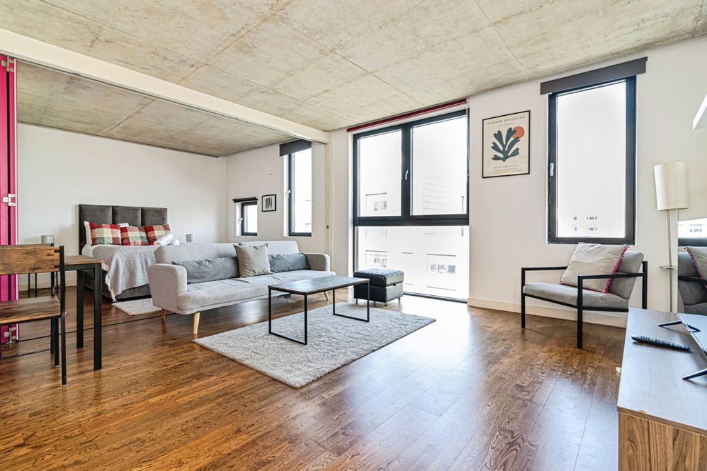 Property photo 3 of 8 Photo