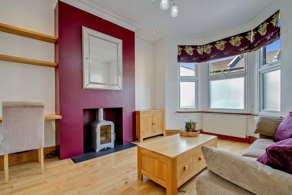 Property photo 2 of 12