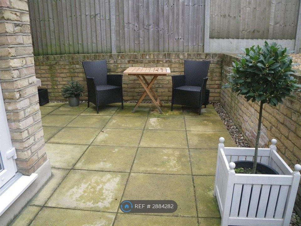 Property photo 2 of 10 Seating Area